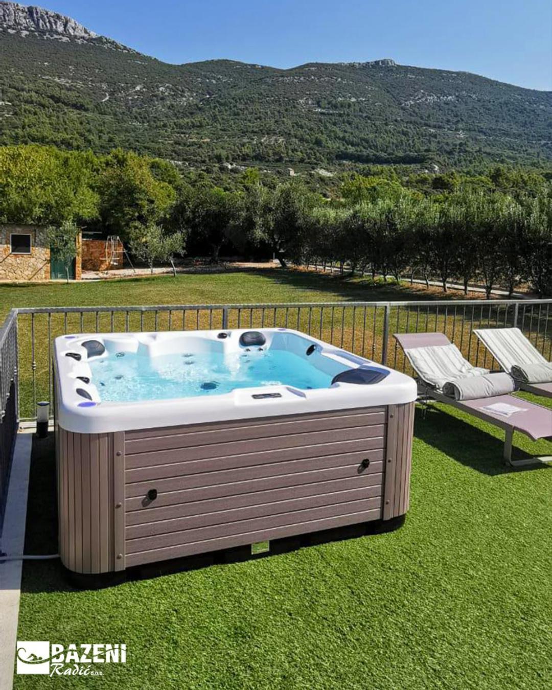 Home Away From Home With Outdoor Pool, Botanical Garden And A Beautiful Sea View Kaštela Exterior foto